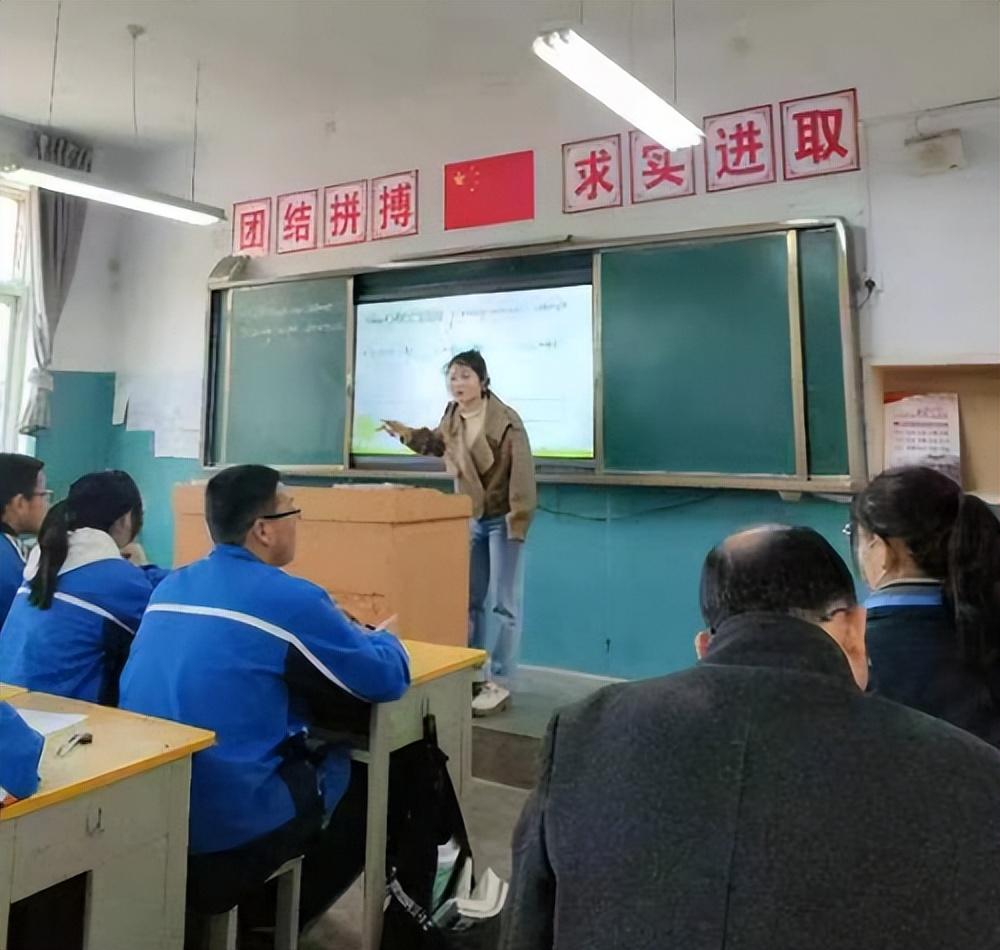 2013年，免费资料盛宴—全年资源无门槛获取的探索与反思2025年全年资料免费公开