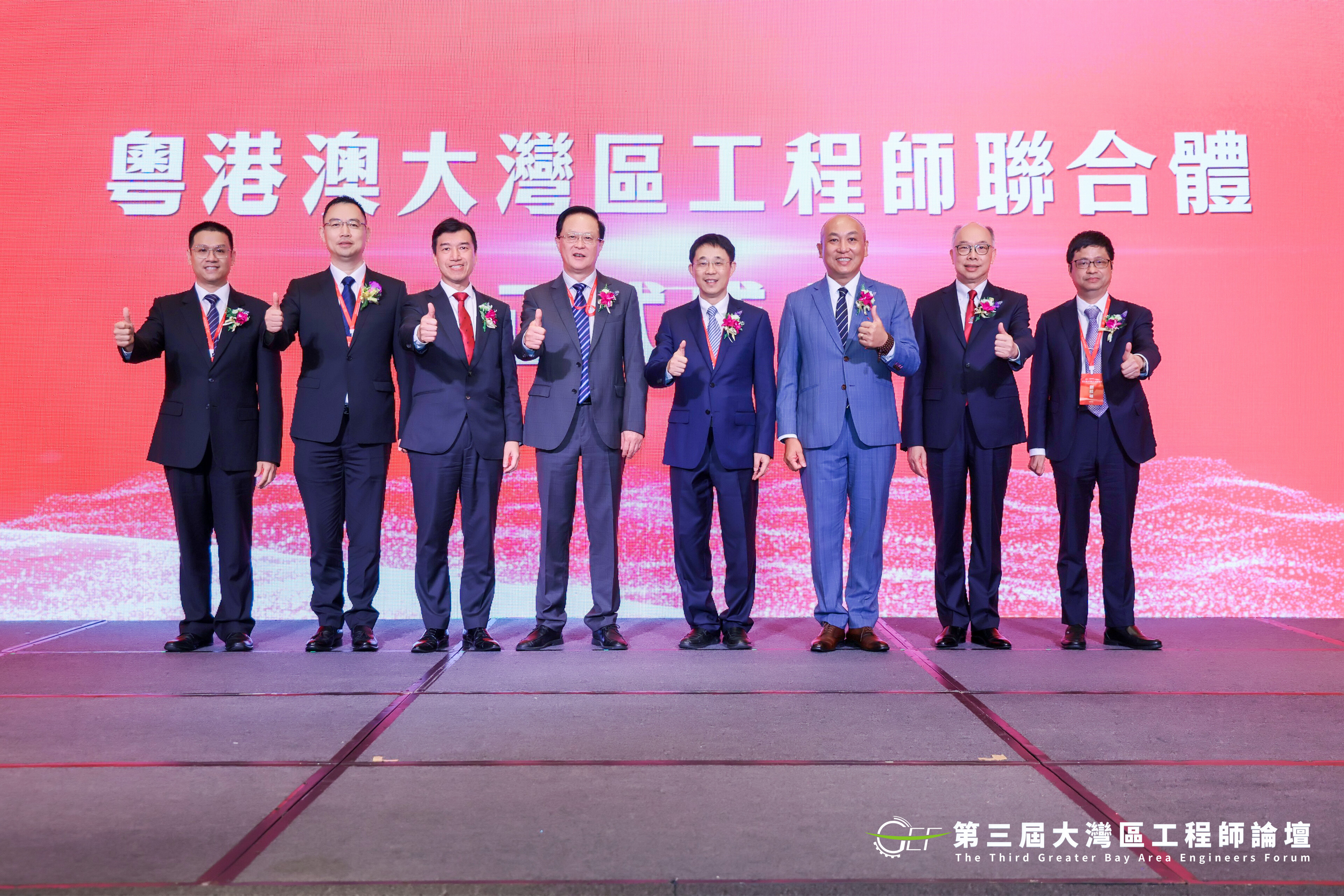 澳门正版资料免费大全版门，揭开网络赌博的灰色地带澳门正版资料免费大全2021年曾是工程师